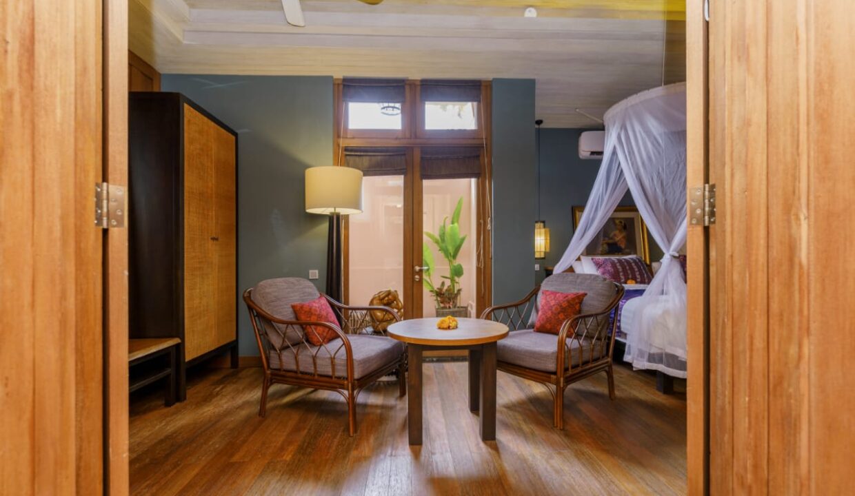 Beautiful and Unique Duplex Design House In Central Ubud (10)