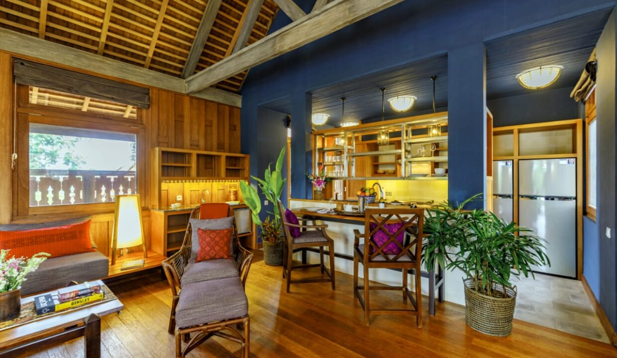 Beautiful and Unique Duplex Design House In Central Ubud (4)