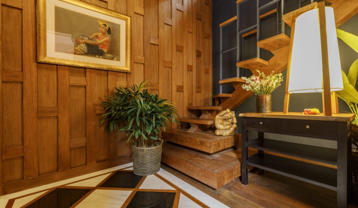 Beautiful and Unique Duplex Design House In Central Ubud (5)