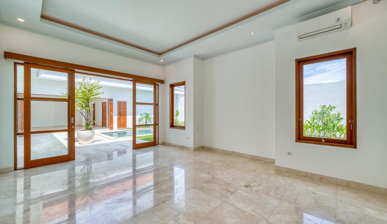 Brand New Freehold 3-Bedroom Villa in Babakan, Canggu (12)