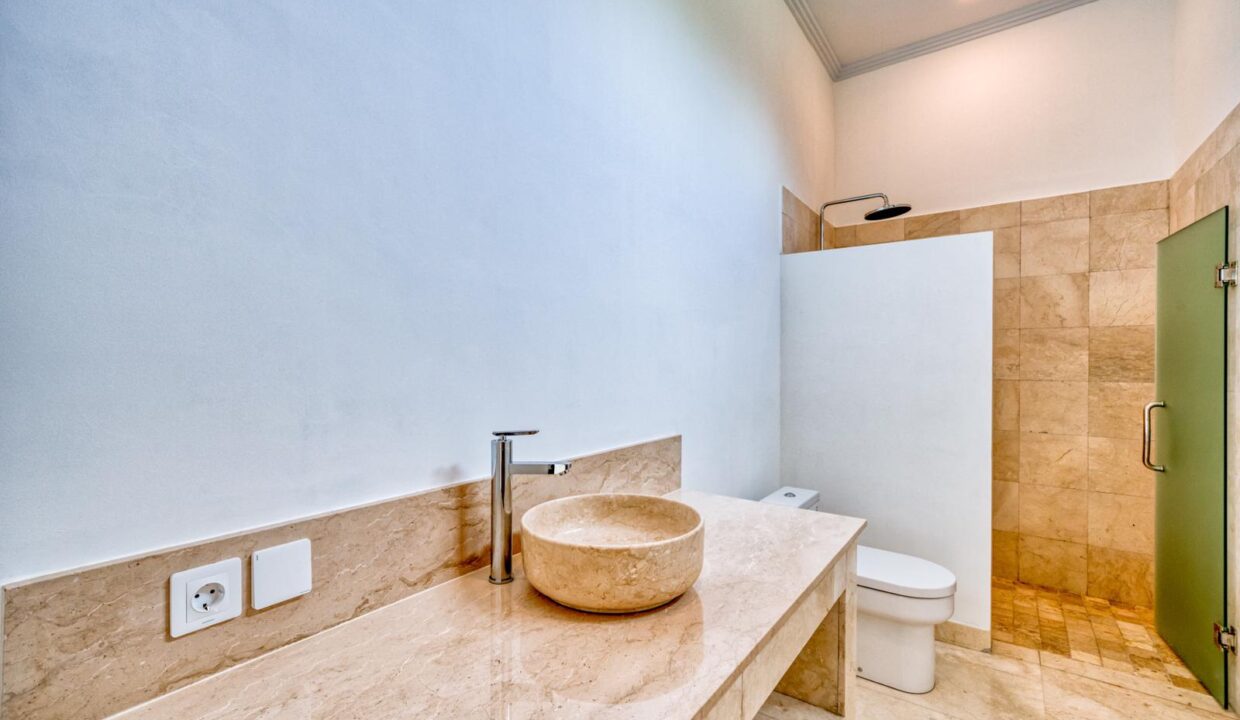 Brand New Freehold 3-Bedroom Villa in Babakan, Canggu (18)