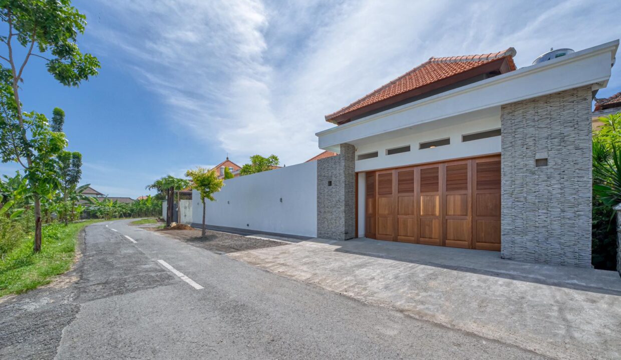 Brand New Freehold 3-Bedroom Villa in Babakan, Canggu (22)