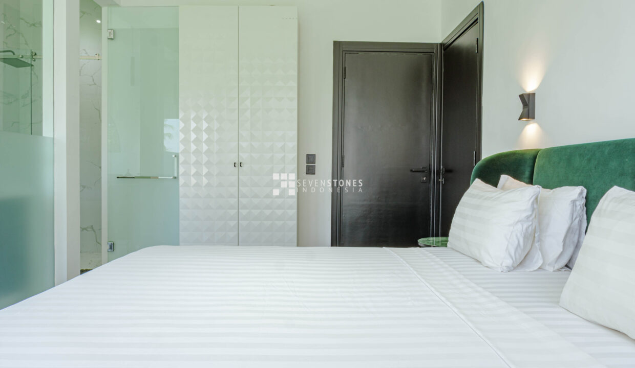 Discover Modern And Elegant Living With This Wonderful Brand New Villa In Canggu (10)