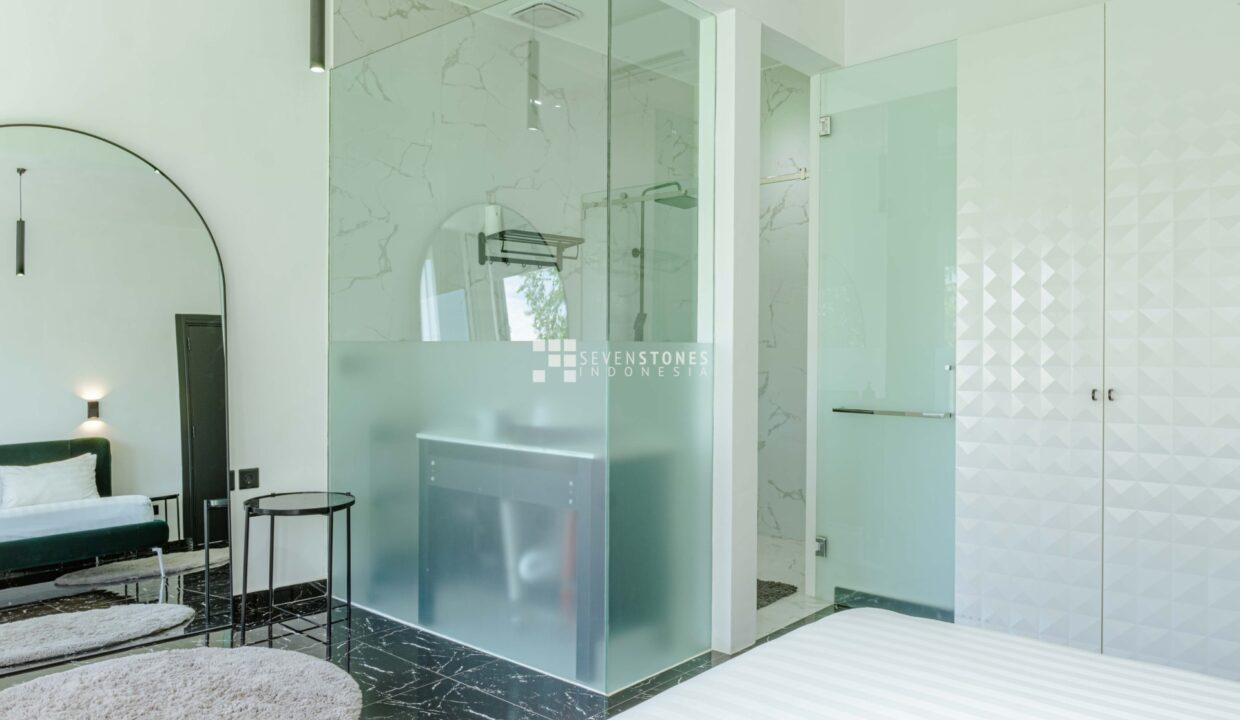 Discover Modern And Elegant Living With This Wonderful Brand New Villa In Canggu (12)