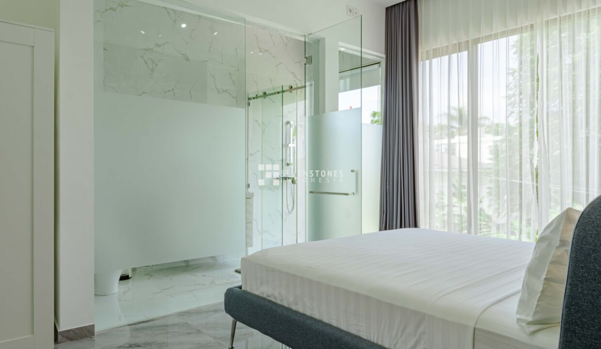 Discover Modern And Elegant Living With This Wonderful Brand New Villa In Canggu (15)