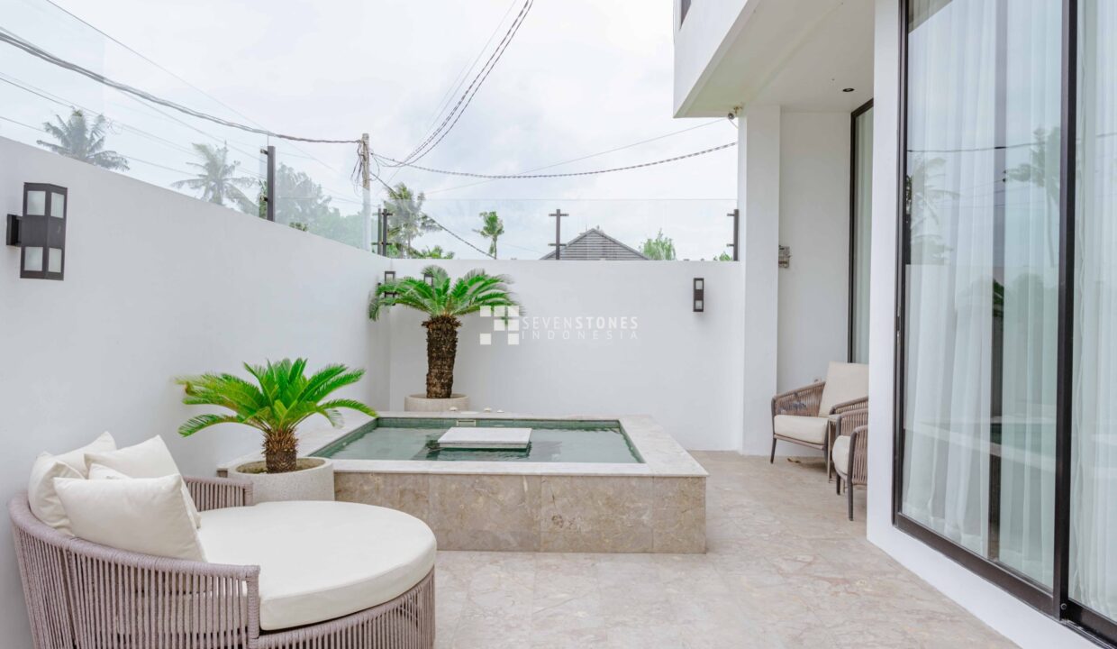 Discover Modern And Elegant Living With This Wonderful Brand New Villa In Canggu (2)