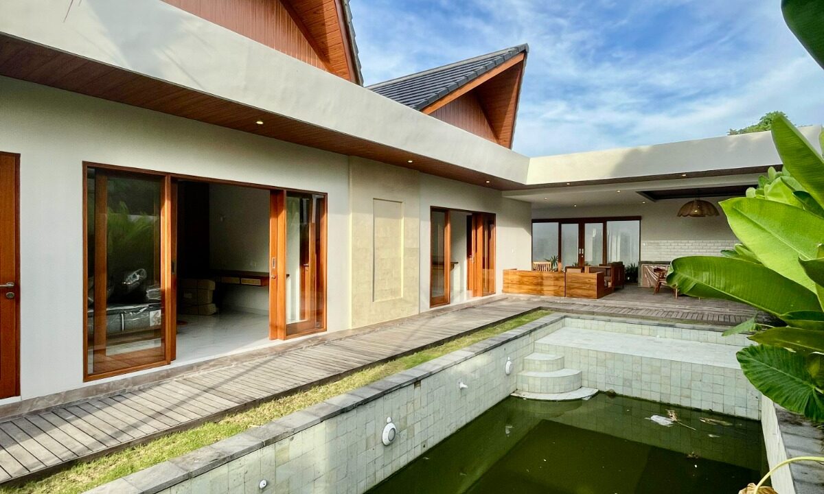 Discover Ultimate Comfort Luxurious Open Space Villa in Seminyak (13)