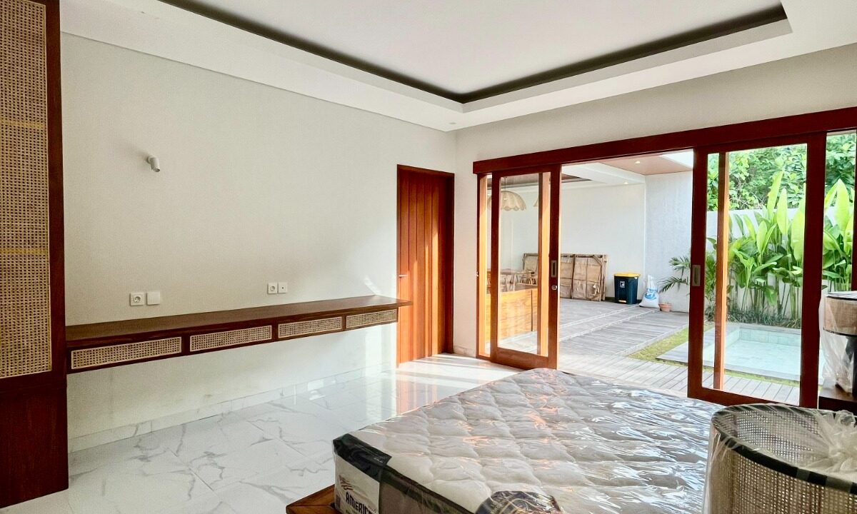 Discover Ultimate Comfort Luxurious Open Space Villa in Seminyak (8)