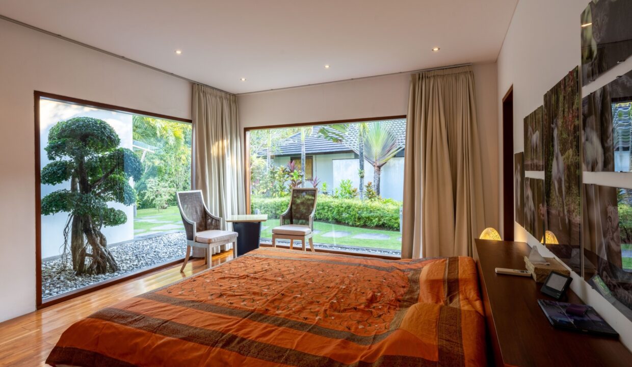 Exquisite Riverside Estate One-Hectare Villa & Apartment Enclave in Kediri, Tabanan (11)