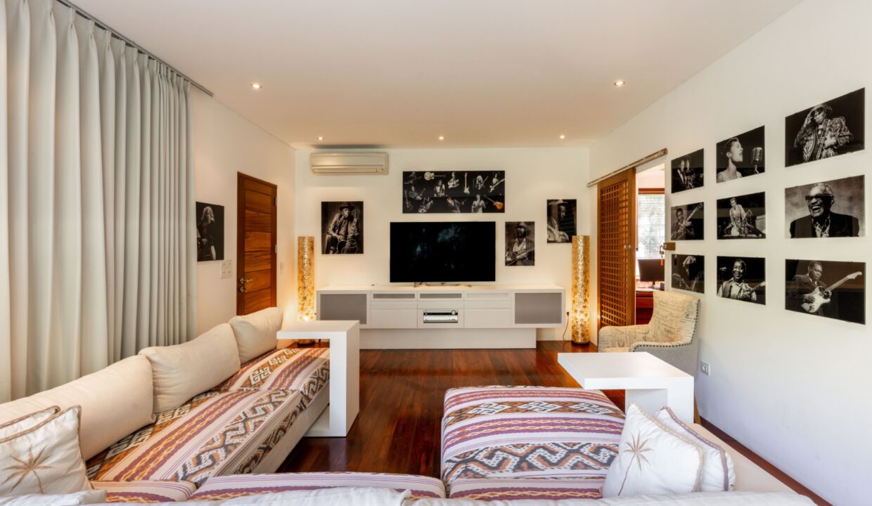 Exquisite Riverside Estate One-Hectare Villa & Apartment Enclave in Kediri, Tabanan (12)