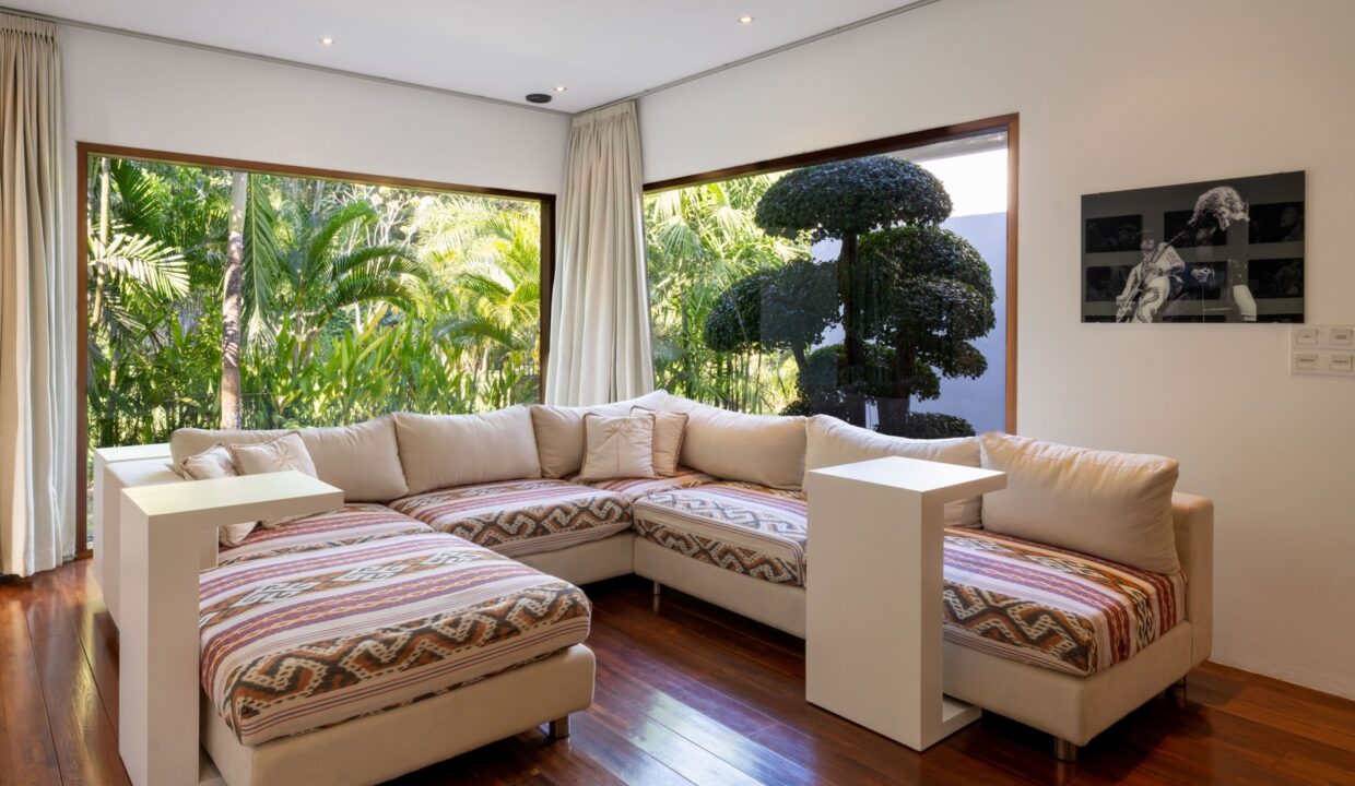 Exquisite Riverside Estate One-Hectare Villa & Apartment Enclave in Kediri, Tabanan (15)