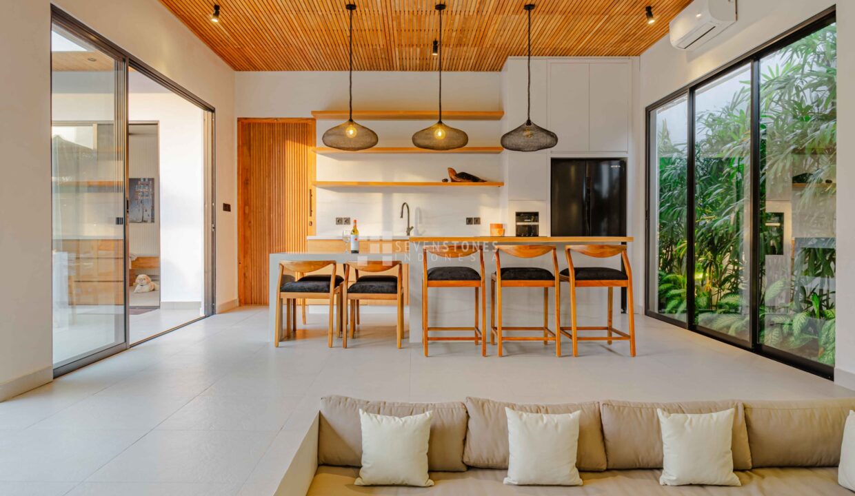 Exquisite Tropical Two Bedroom Villa in Sanur (8)