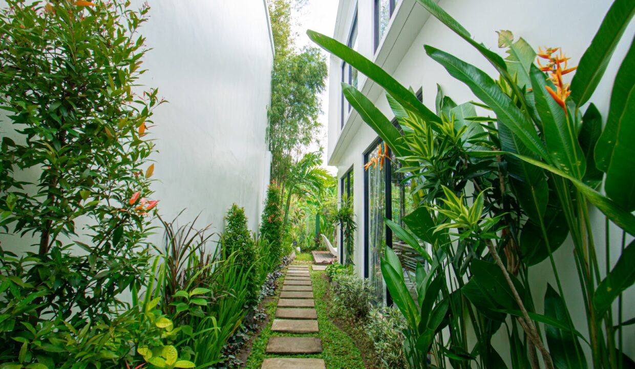 For Rent 3 Bedroom Industrial Design Villa In Canggu (3)