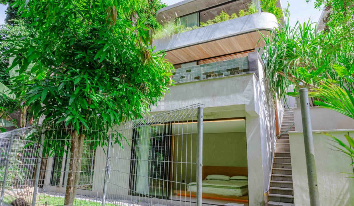Nearly Finished 2 Unit River View with Lush Garden Villas in Tumbak Bayuh (24)