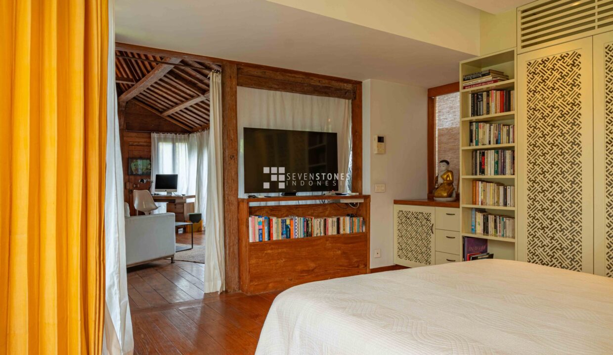 One-of-A-Kind Designer Villa for High Quality Living in Kerobokan (10)