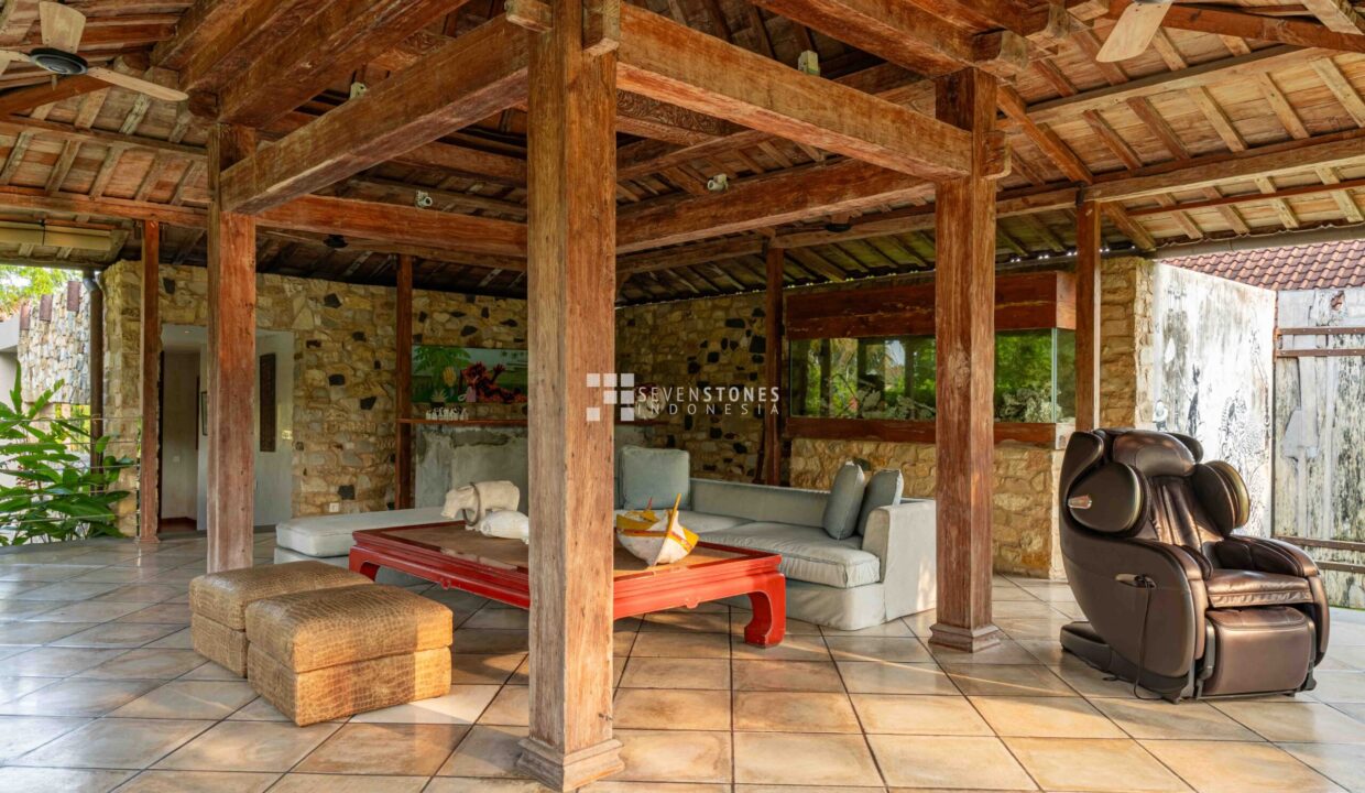 One-of-A-Kind Designer Villa for High Quality Living in Kerobokan (14)