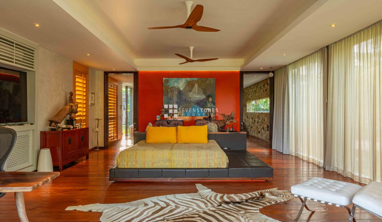 One-of-A-Kind Designer Villa for High Quality Living in Kerobokan (16)