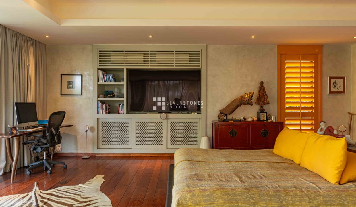 One-of-A-Kind Designer Villa for High Quality Living in Kerobokan (17)