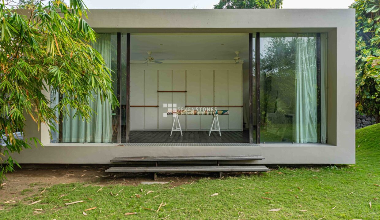 One-of-A-Kind Designer Villa for High Quality Living in Kerobokan (26)