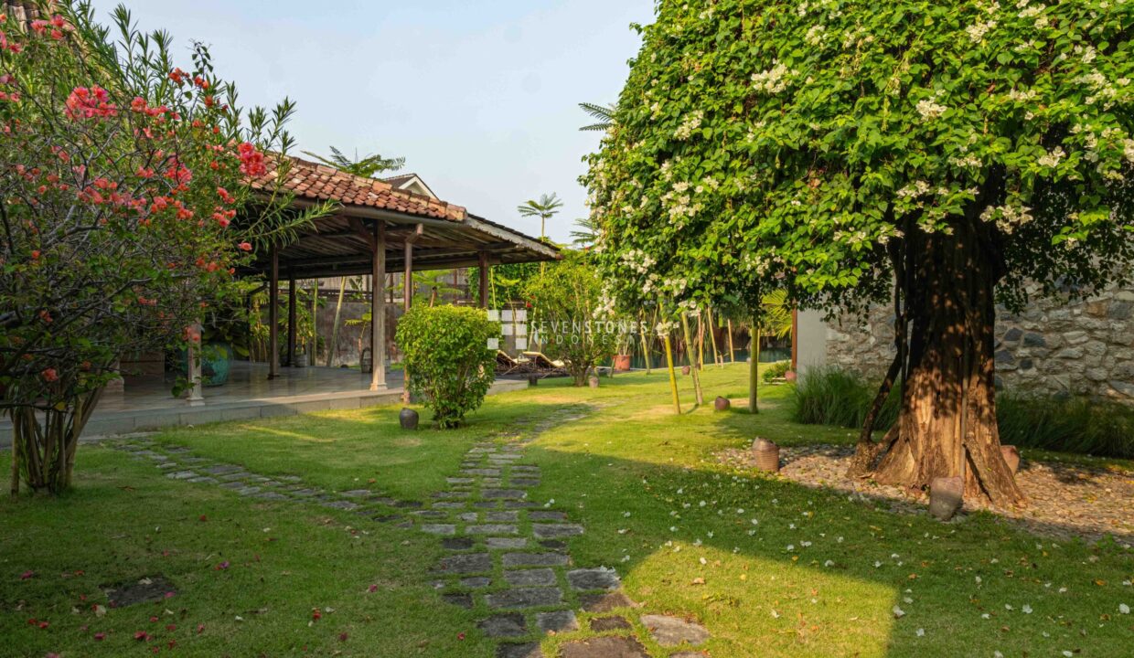 One-of-A-Kind Designer Villa for High Quality Living in Kerobokan (27)