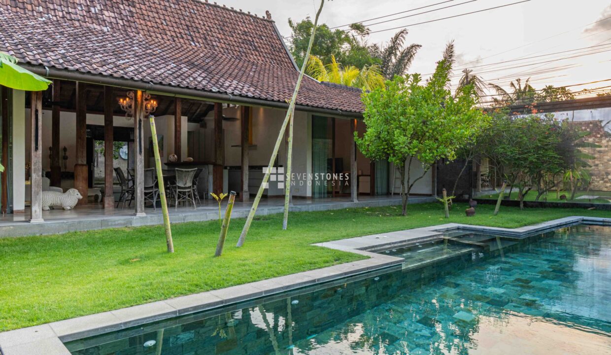 One-of-A-Kind Designer Villa for High Quality Living in Kerobokan (28)