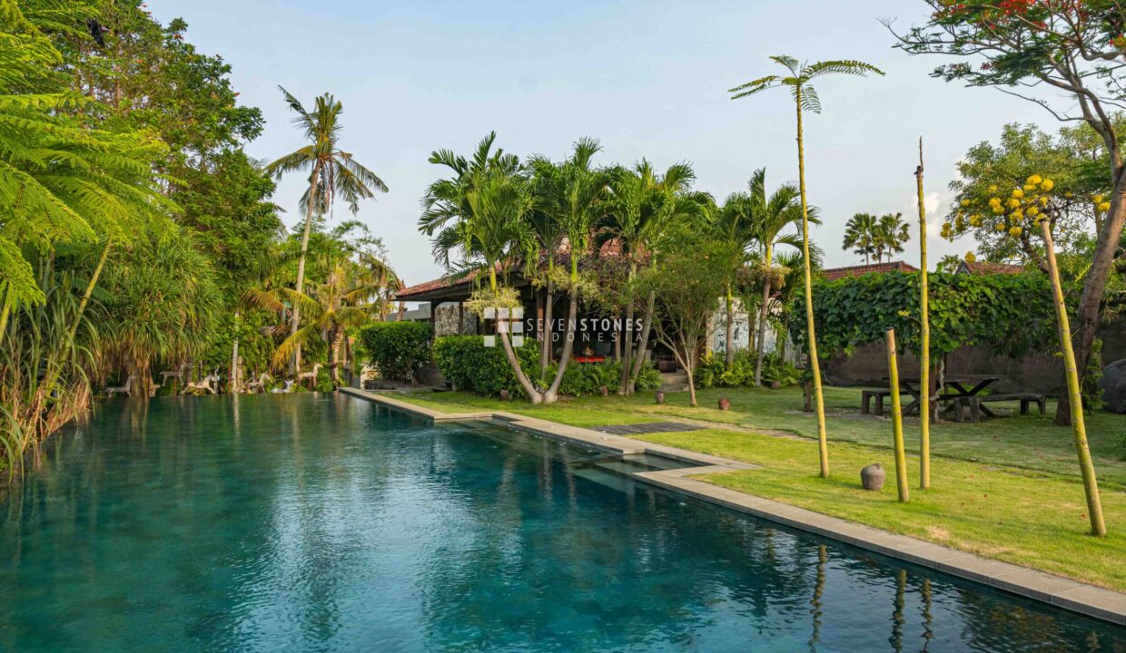 One-of-A-Kind Designer Villa for High Quality Living in Kerobokan (3)