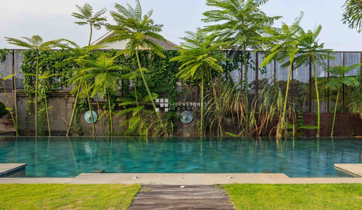 One-of-A-Kind Designer Villa for High Quality Living in Kerobokan (36)
