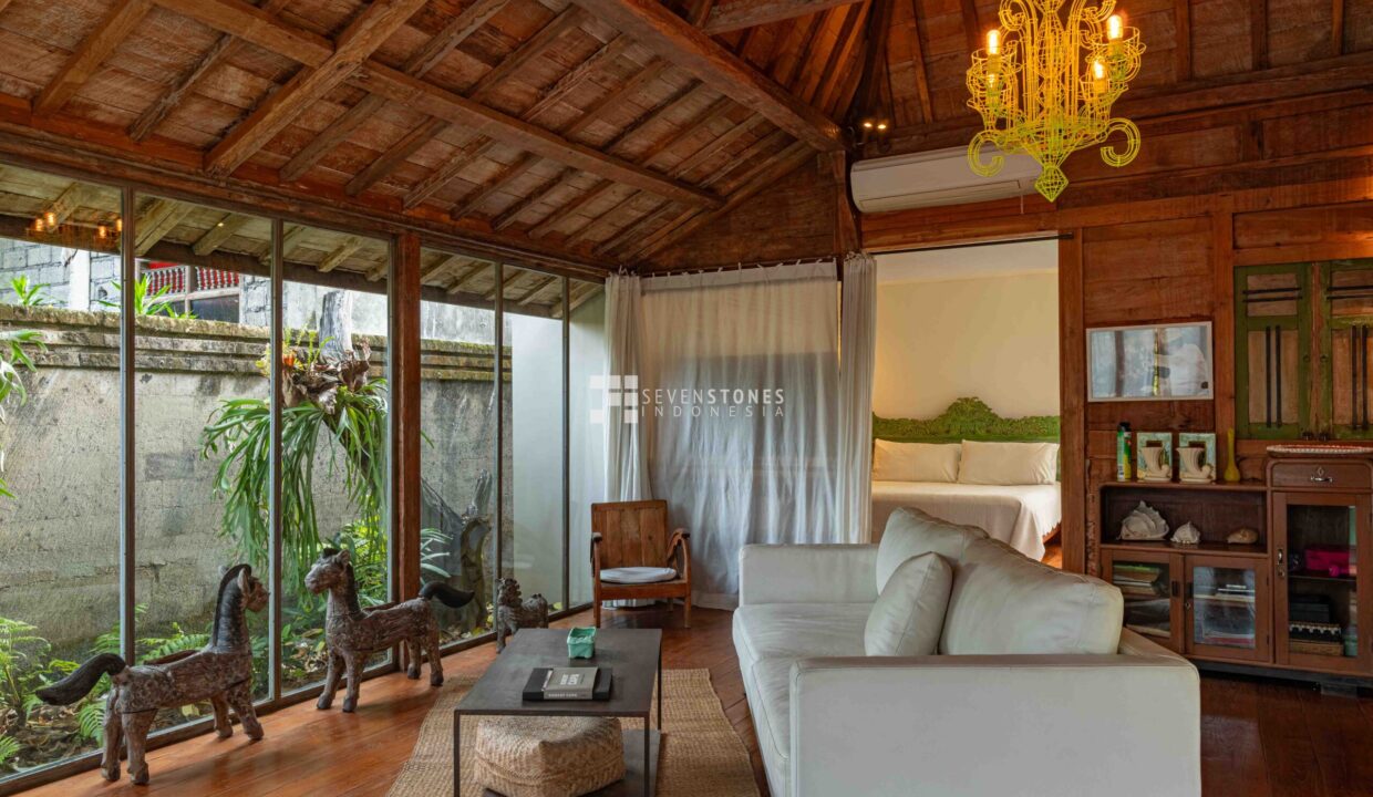 One-of-A-Kind Designer Villa for High Quality Living in Kerobokan (8)