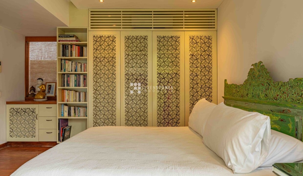 One-of-A-Kind Designer Villa for High Quality Living in Kerobokan (9)