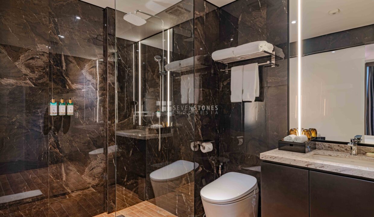 Premium Modern One Bedroom Apartment with Rooftop Bliss in Umalas (13)