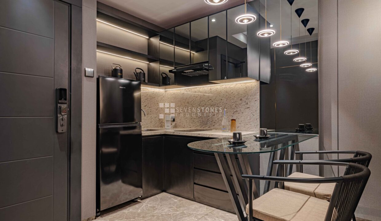 Premium Modern One Bedroom Apartment with Rooftop Bliss in Umalas (7)