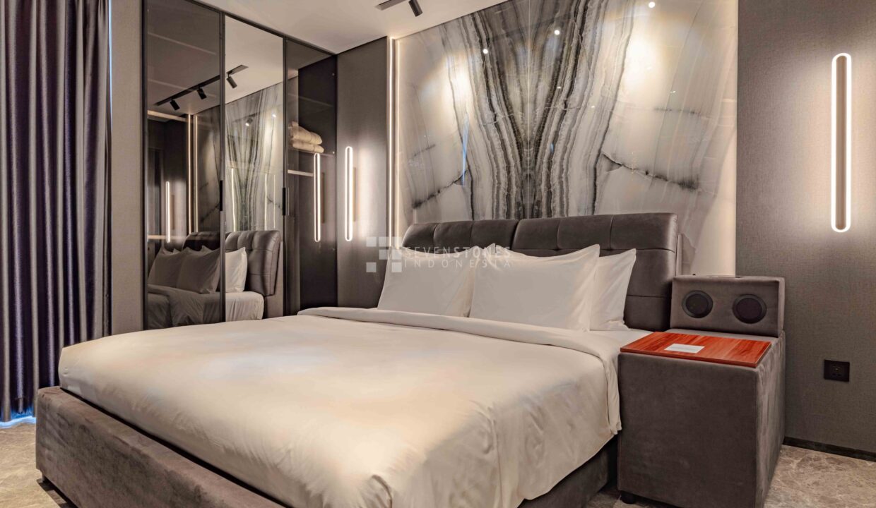 Premium Modern One Bedroom Apartment with Rooftop Bliss in Umalas (9)