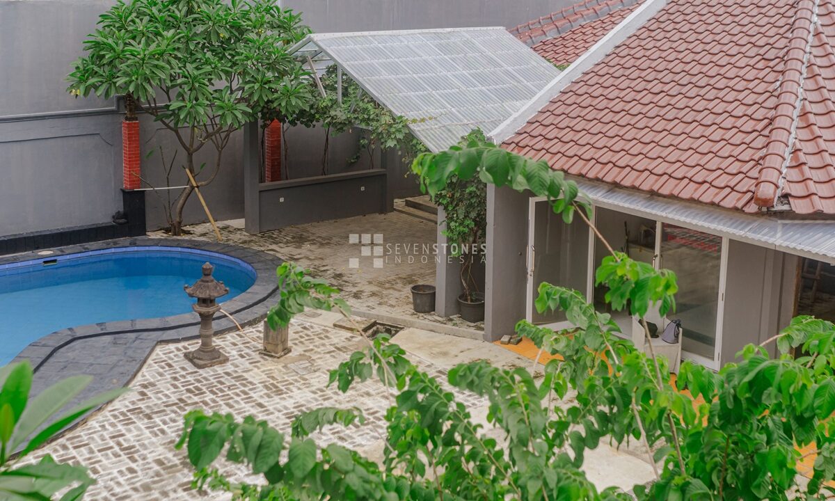 Prime Investment Opportunity Expansive Land with an Old House in Tangerang, Ideal for Apartment or Small Residential Complex Development (18)