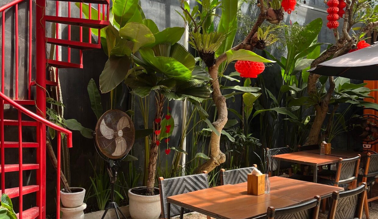 Strategic Premium Restaurant For Sale (19)