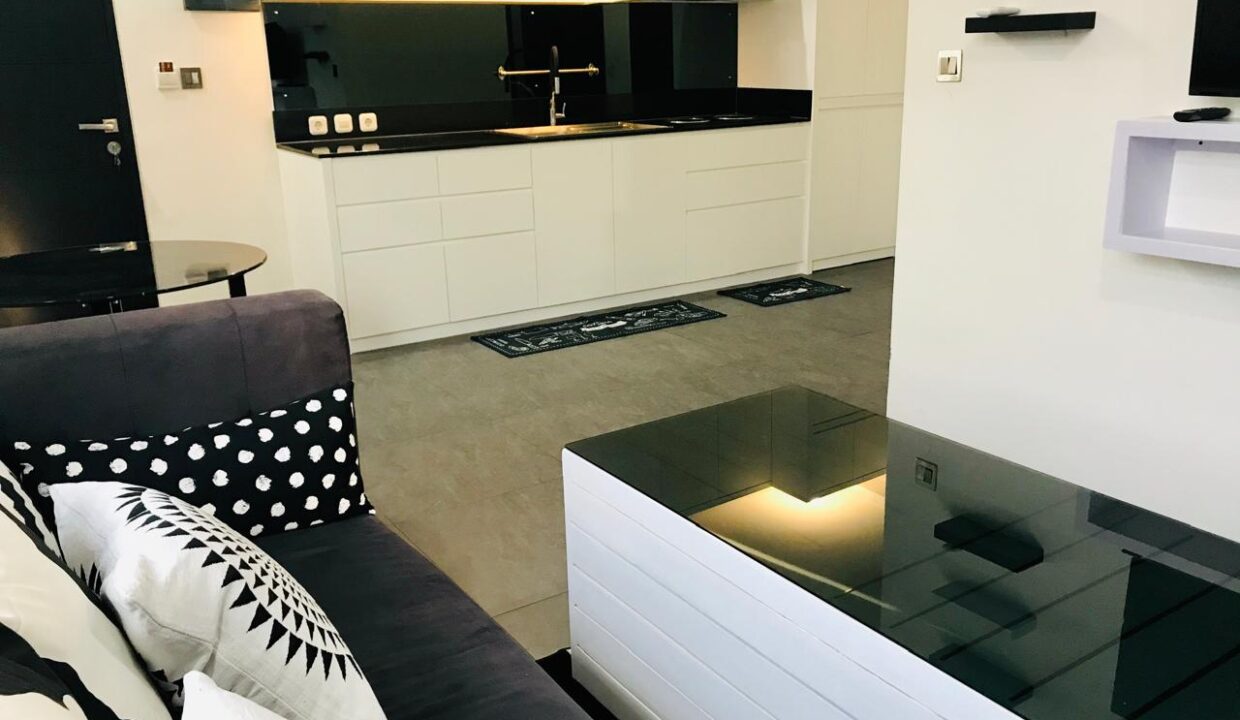 Three-Bedroom Apartment at the Center of Legian (8)