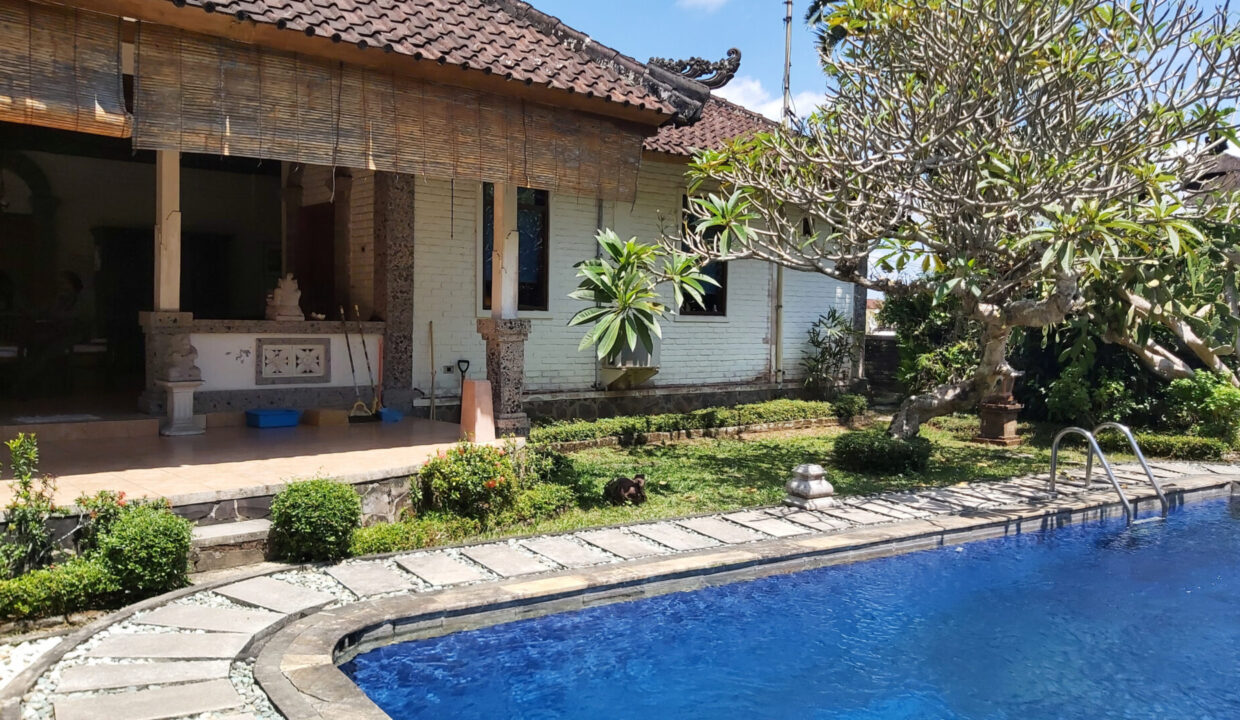 3-Bedroom Balinese style home villa in Tabanan (11)