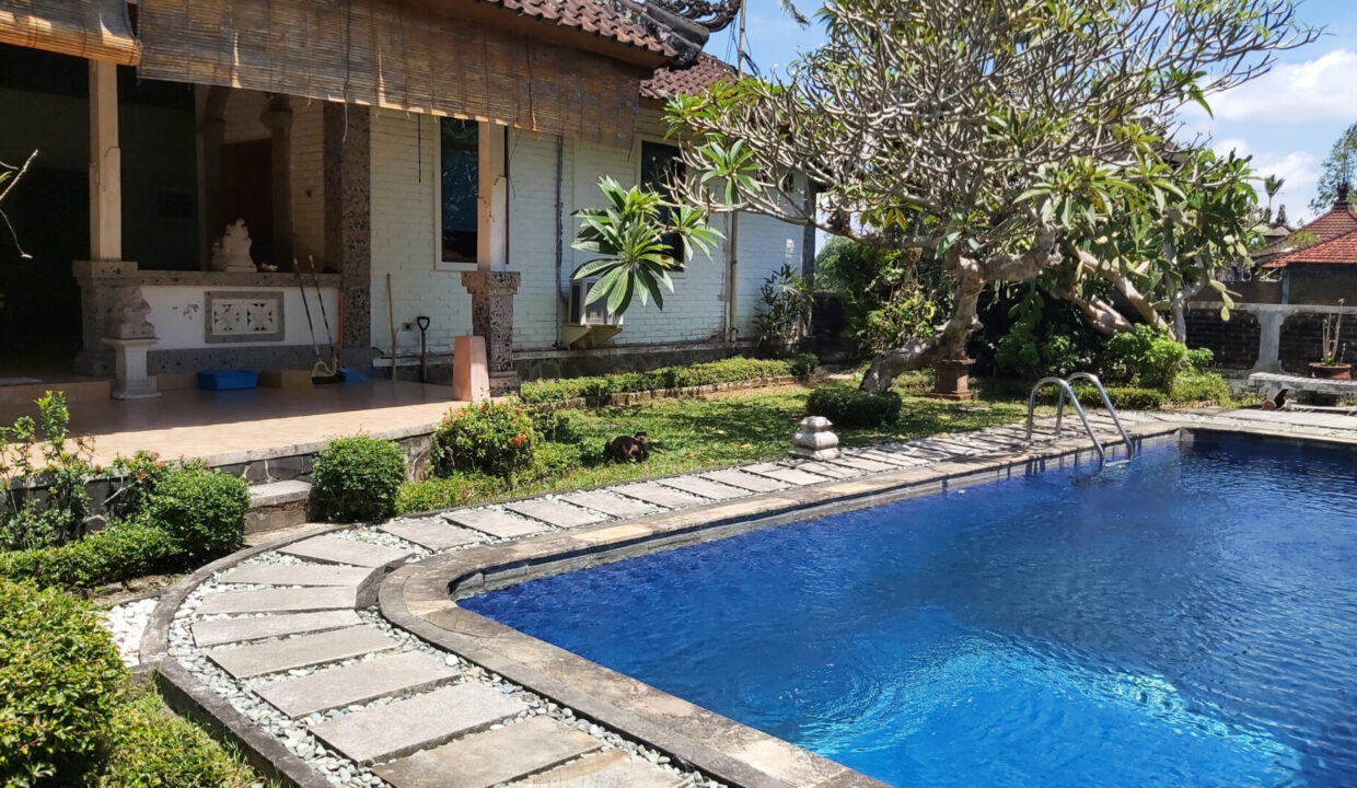 3-Bedroom Balinese style home villa in Tabanan (17)