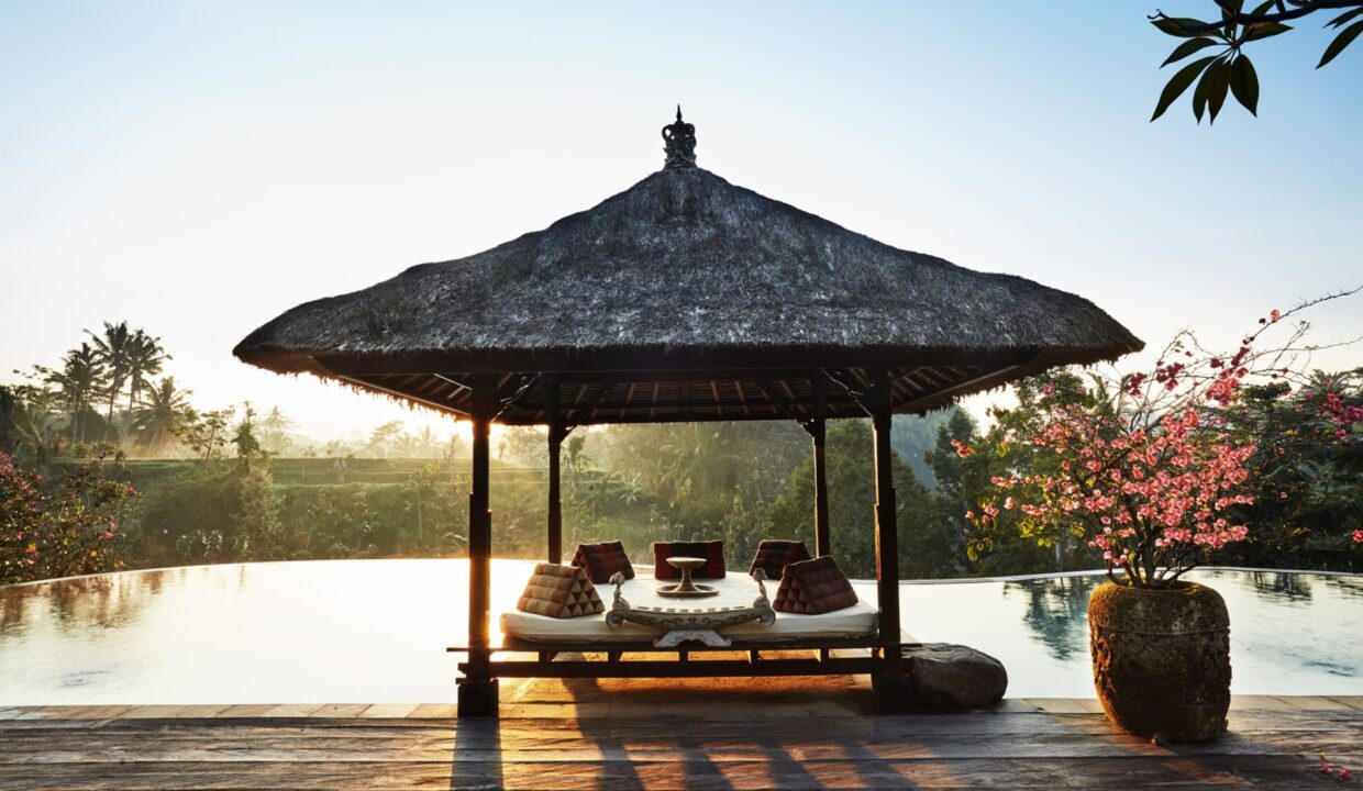 A Private Luxurious 4 Bedroom Villa with a Magnificent View of Ubud (4)