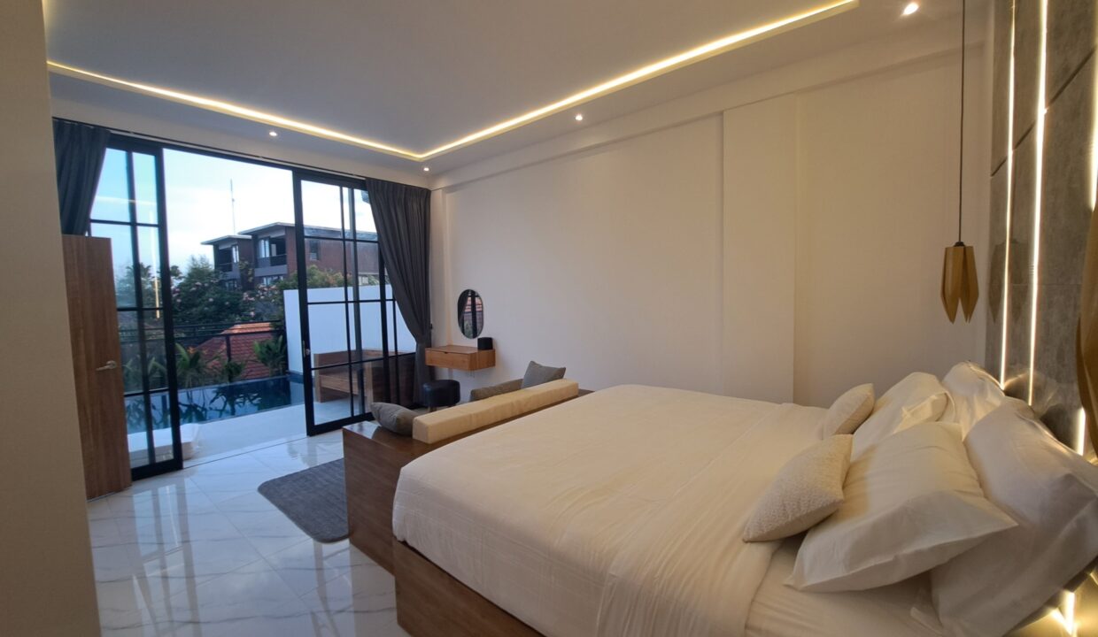Brand New Three Bedroom Loft With Private Pool In Seminyak (5)