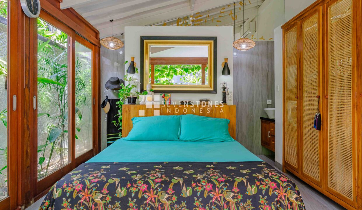 Enchanting 3-Bedroom Villa in Sanur (11)