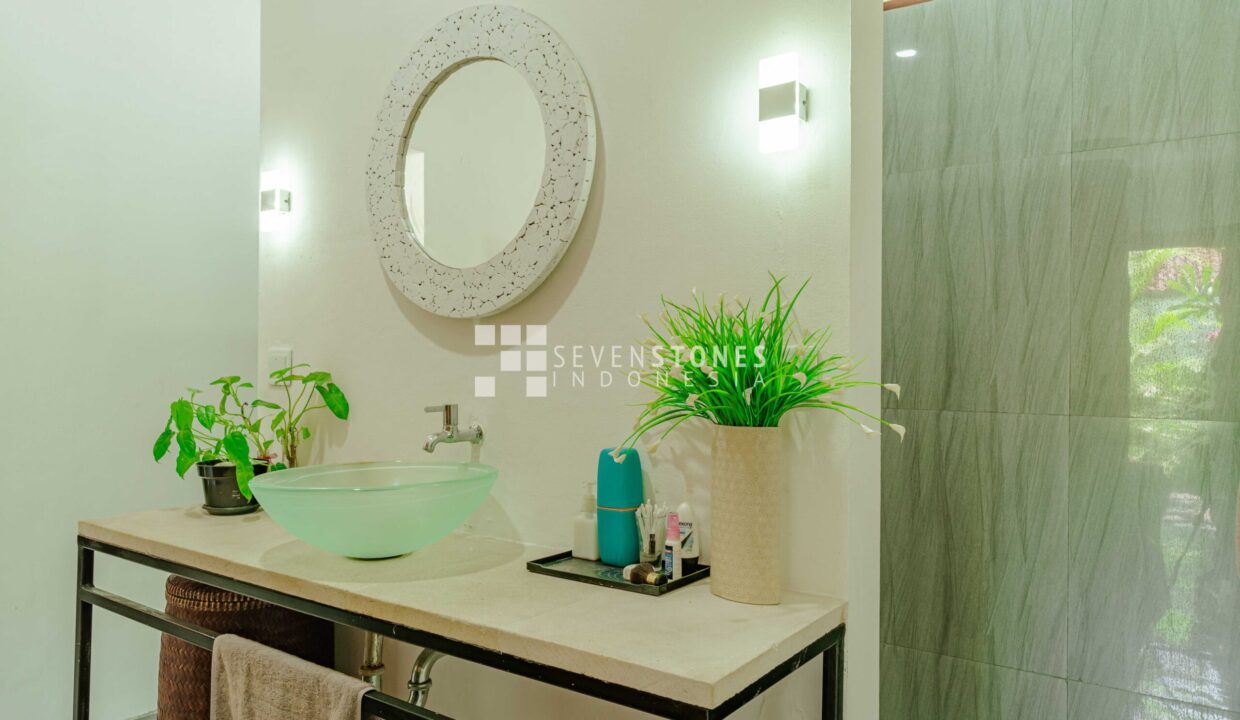 Enchanting 3-Bedroom Villa in Sanur (15)