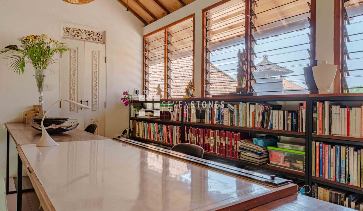 Enchanting 3-Bedroom Villa in Sanur (18)