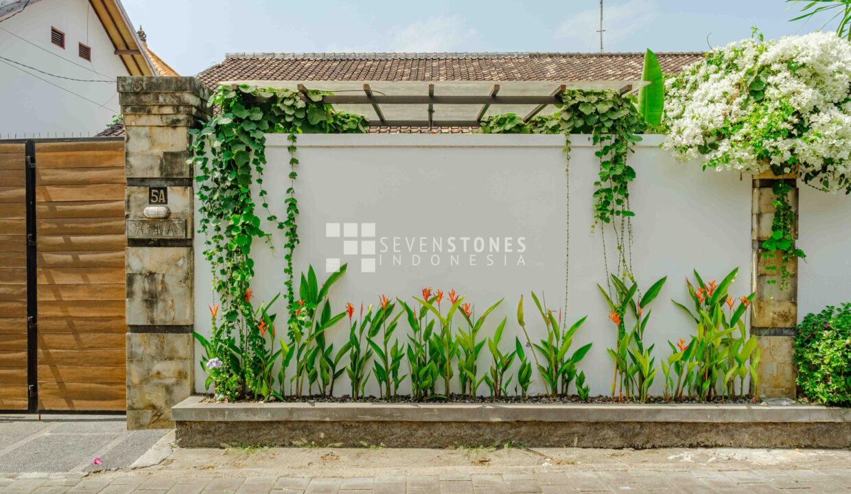 Enchanting 3-Bedroom Villa in Sanur (21)
