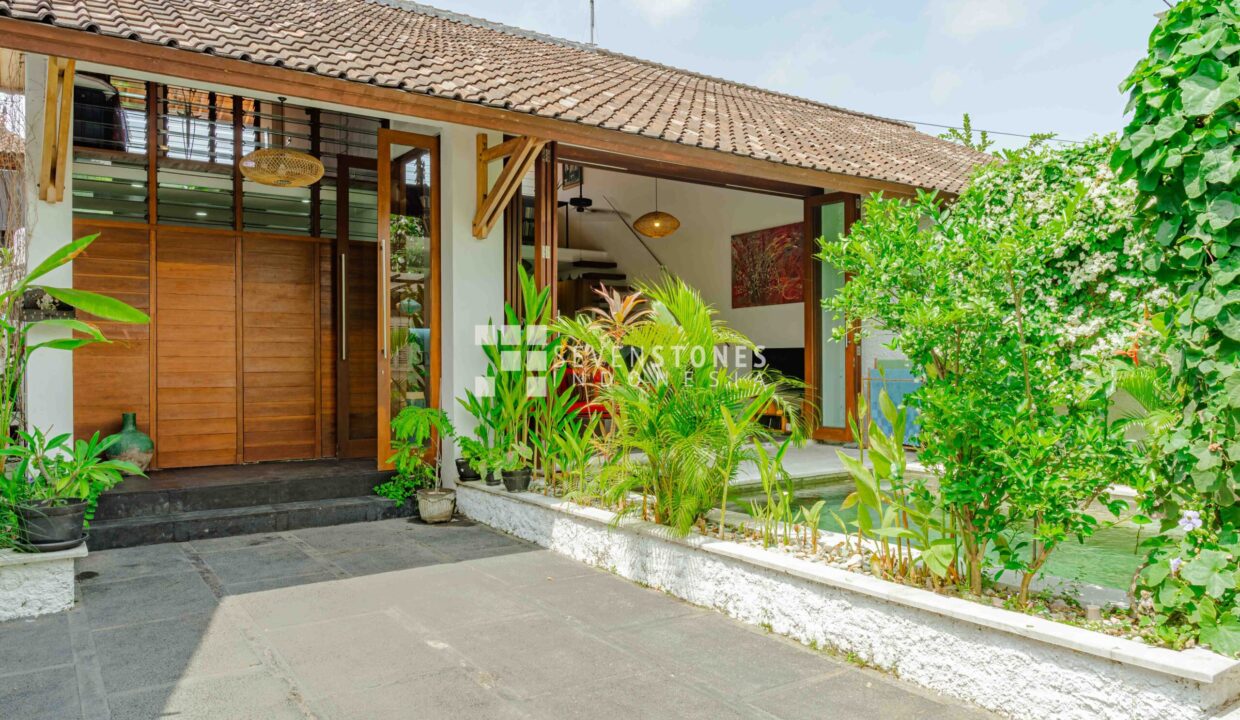 Enchanting 3-Bedroom Villa in Sanur (4)