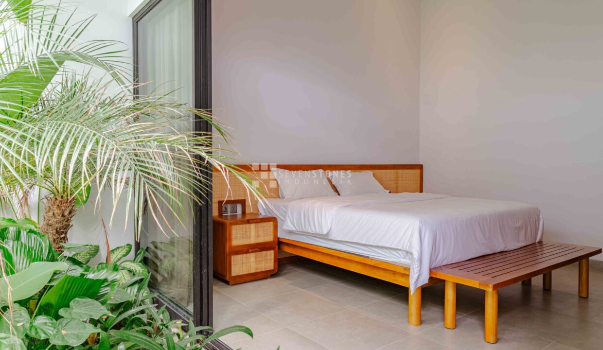 Experience A Luxurious And Stylish Retreat in the Central Berawa (9)