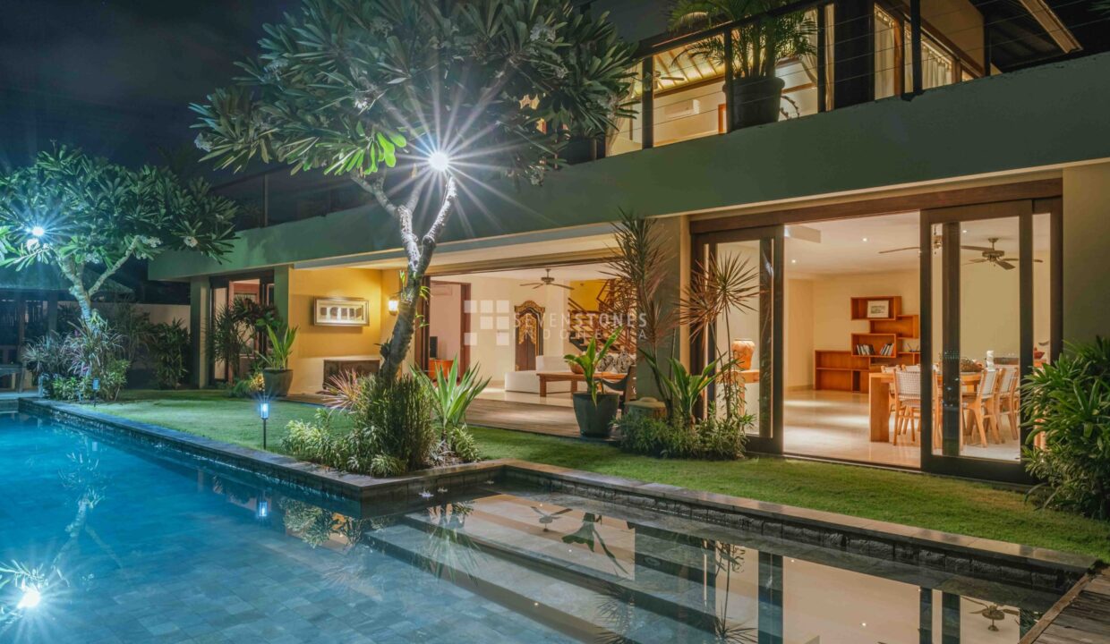 Five Bedroom Bukit Ocean View Villa – an Extraordinary Real Estate Opportunity (10)