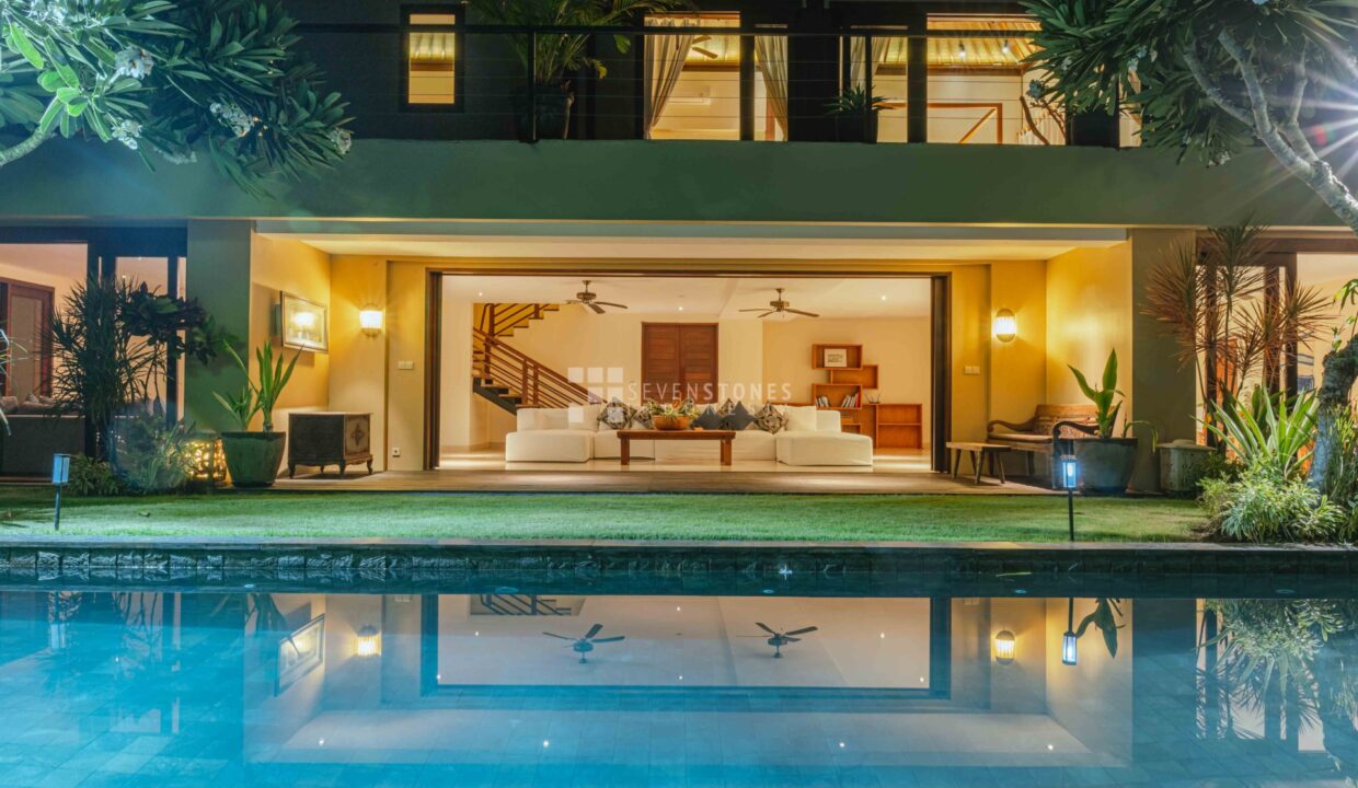 Five Bedroom Bukit Ocean View Villa – an Extraordinary Real Estate Opportunity (11)