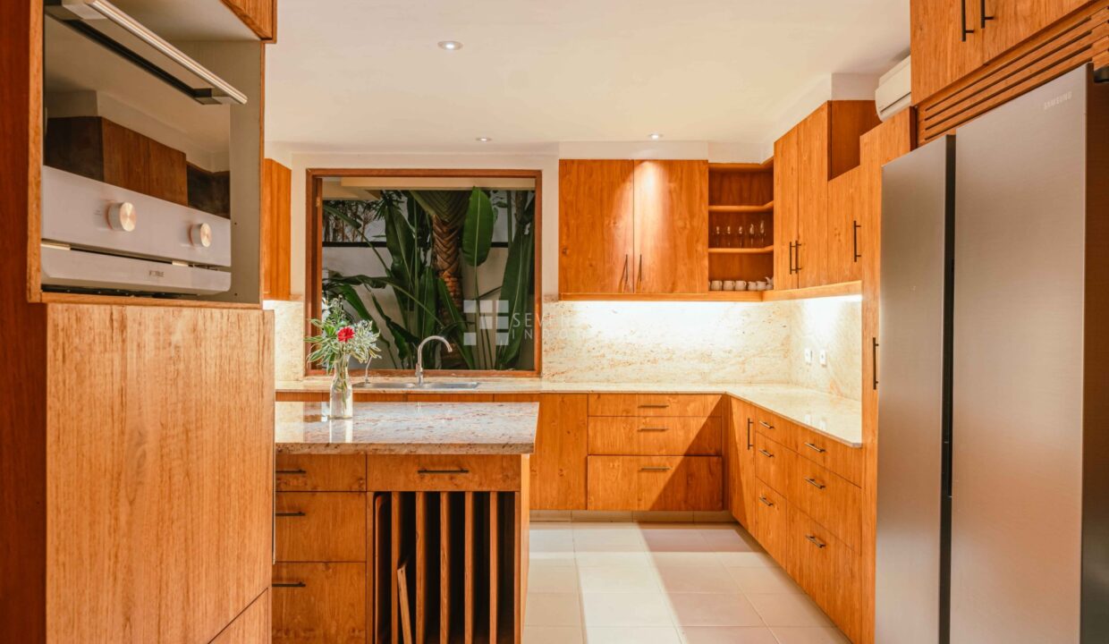 Five Bedroom Bukit Ocean View Villa – an Extraordinary Real Estate Opportunity (13)