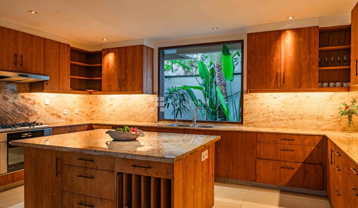 Five Bedroom Bukit Ocean View Villa – an Extraordinary Real Estate Opportunity (14)