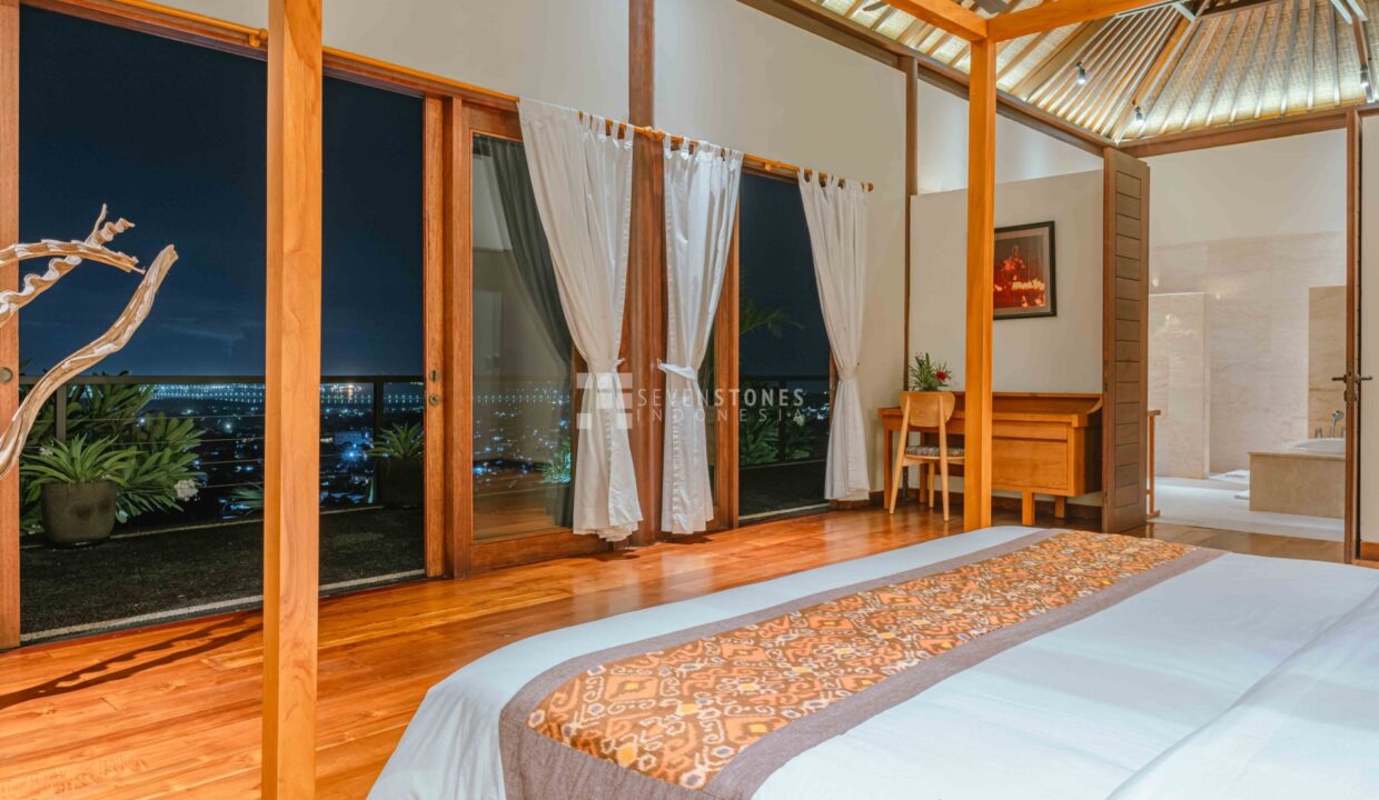 Five Bedroom Bukit Ocean View Villa – an Extraordinary Real Estate Opportunity (20)